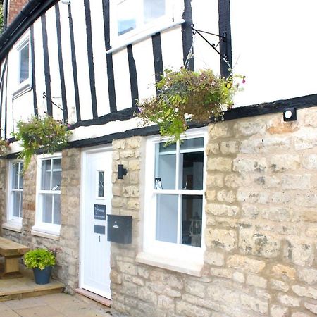 1 The Cottage, Studio Apartment, Ye Olde Barn Apartments Stamford Bagian luar foto