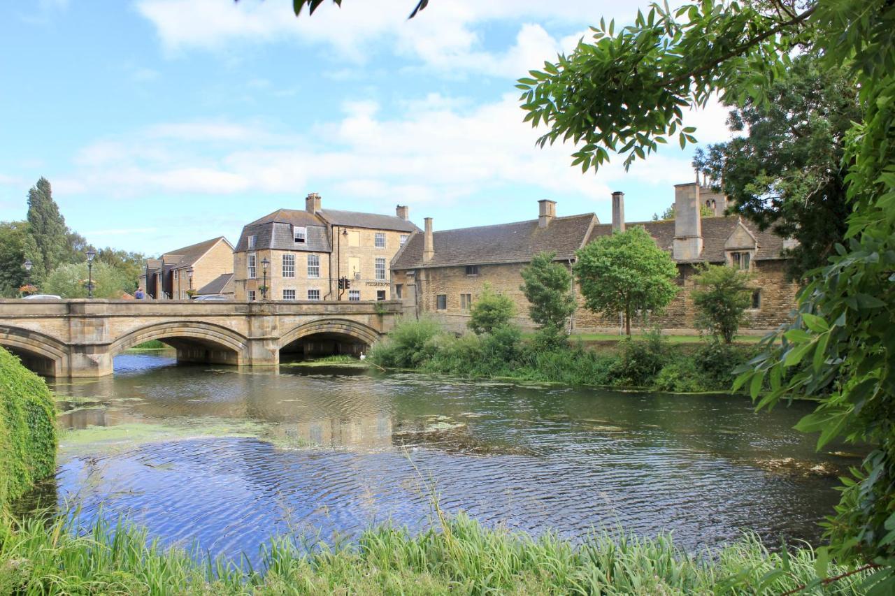 1 The Cottage, Studio Apartment, Ye Olde Barn Apartments Stamford Bagian luar foto