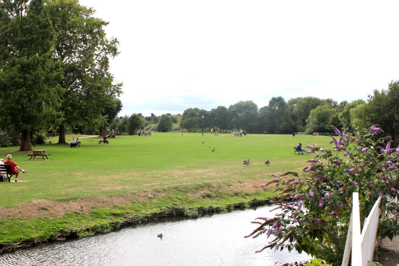 1 The Cottage, Studio Apartment, Ye Olde Barn Apartments Stamford Bagian luar foto